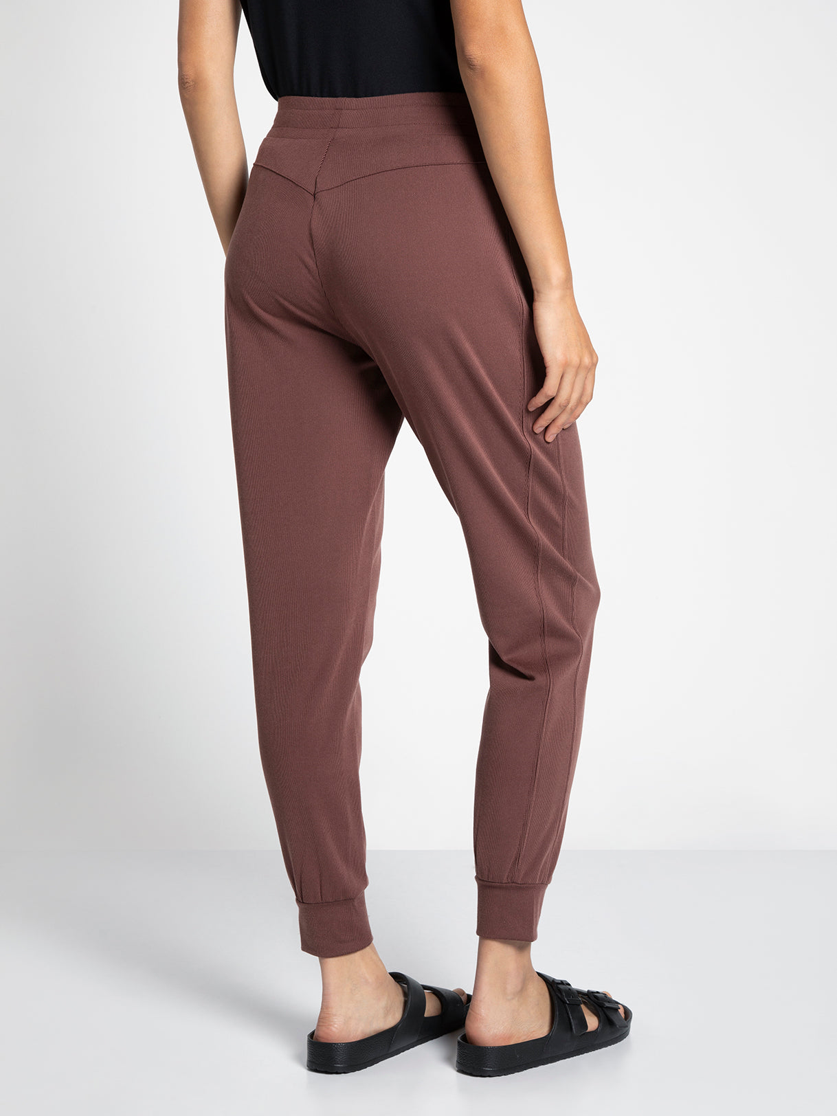 JUNIE TRAVEL JOGGER – Thread Supply