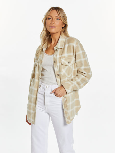 20_FW22_JUL_TULLISJACKET_SANDP